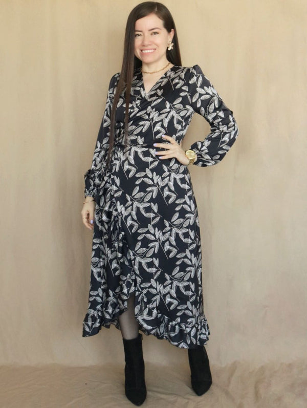 MAXIVESTIDO ENVOLVENTE CON VUELOS ESTAMPADO NEGRO